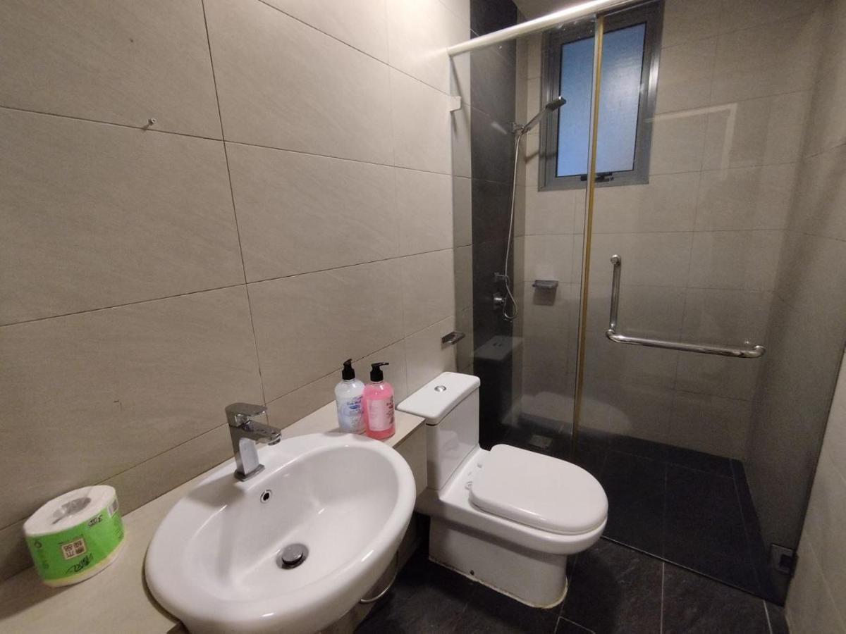 Restary - Black Pink, Loft E - Imago Shopping Mall - Kk City- 3Br,8Pax 来沙旅 黑粉主题公寓 - Loft E - Imago商场 - 泳池 - Kk市中心 - 3房8人 Кота-Кинабалу Экстерьер фото